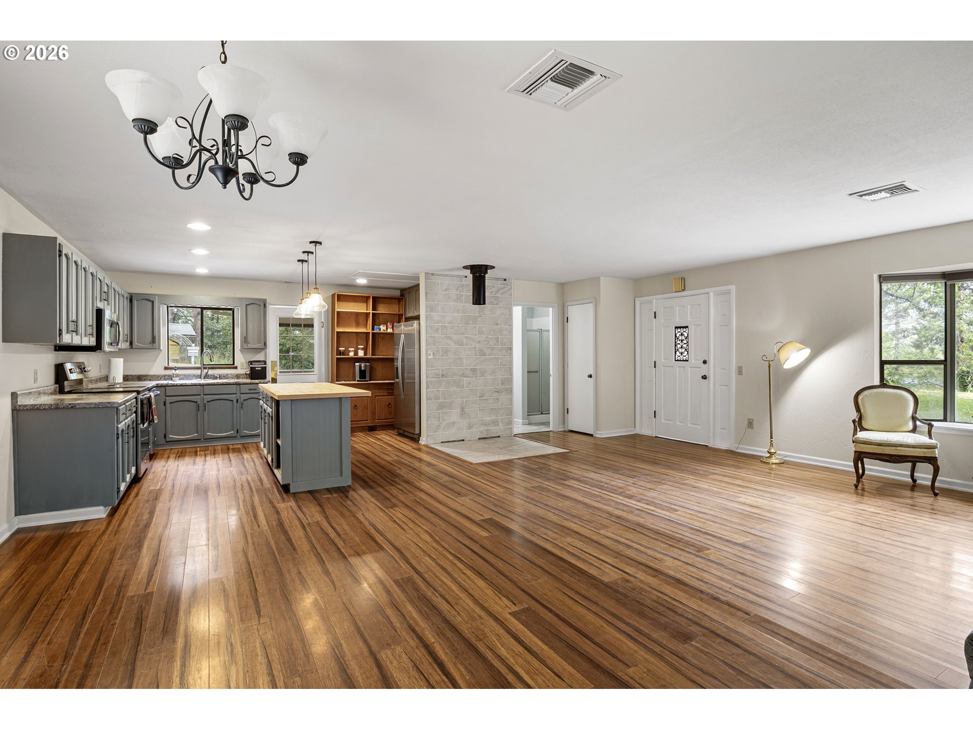 296 Mobley Drive Azalea, OR 97410 - Photo 5 of 48