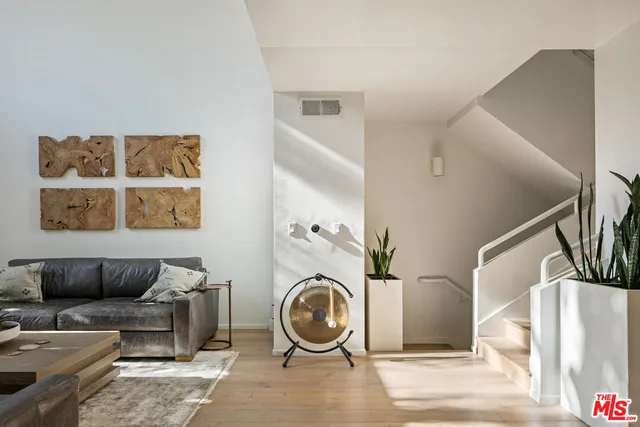 $6,895 | 1401 Camden Avenue, Unit 5, Los Angeles, CA 90025
