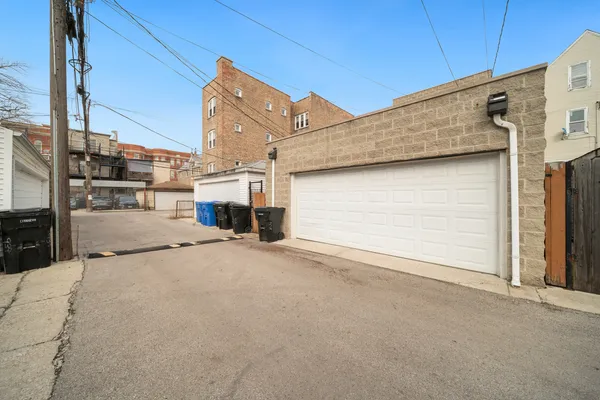 $3,400 | 938 North Washtenaw Avenue, Unit 1, Chicago, IL 60622