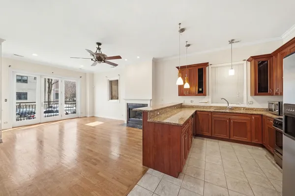 $3,400 | 938 North Washtenaw Avenue, Unit 1, Chicago, IL 60622