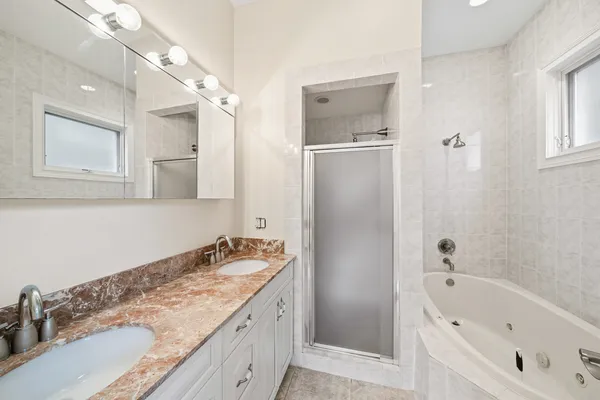 $3,400 | 938 North Washtenaw Avenue, Unit 1, Chicago, IL 60622