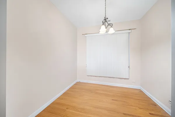 $3,400 | 938 North Washtenaw Avenue, Unit 1, Chicago, IL 60622