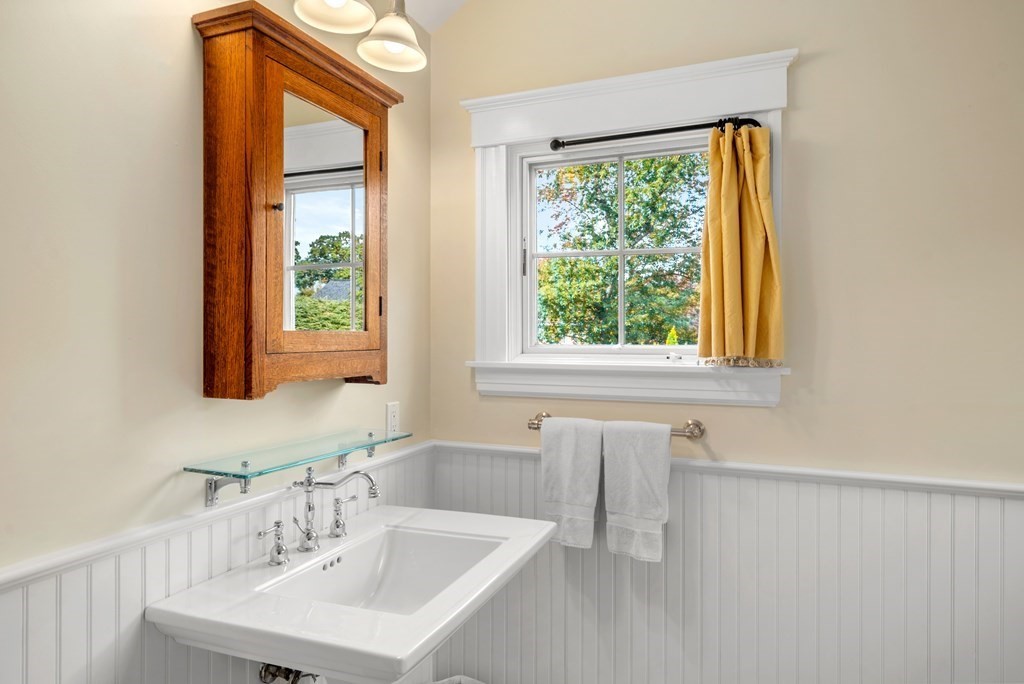 26 Cavanagh Road Wellesley, MA 02481 - Photo 17 of 29