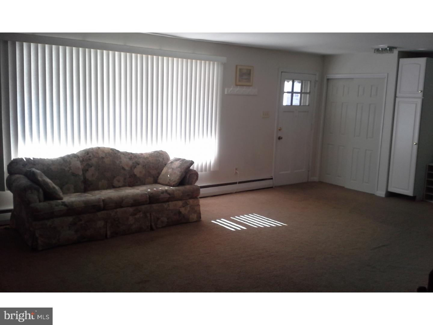 1387 Rowland Road Langhorne, PA 19047 - Photo 2 of 24 Living Room