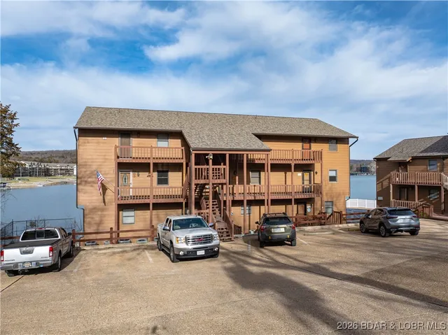 $189,900 | 99 Rock Dove Lane, Unit 2B, Camdenton, MO 65020