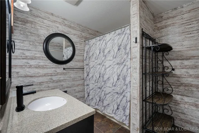 $189,900 | 99 Rock Dove Lane, Unit 2B, Camdenton, MO 65020