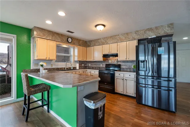 $189,900 | 99 Rock Dove Lane, Unit 2B, Camdenton, MO 65020