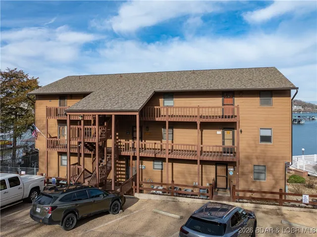 $189,900 | 99 Rock Dove Lane, Unit 2B, Camdenton, MO 65020