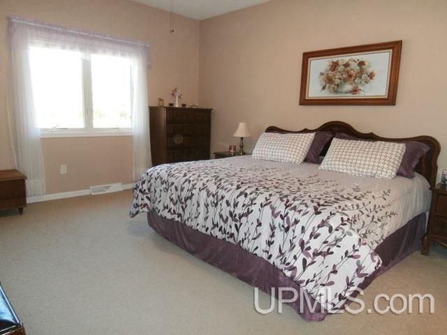 5840 25th Road Gladstone, MI 49837 - Photo 10 of 24