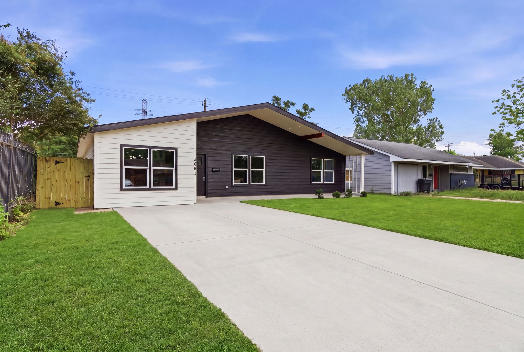5603 Rue Street Houston, TX 77033 - Photo 1 of 34