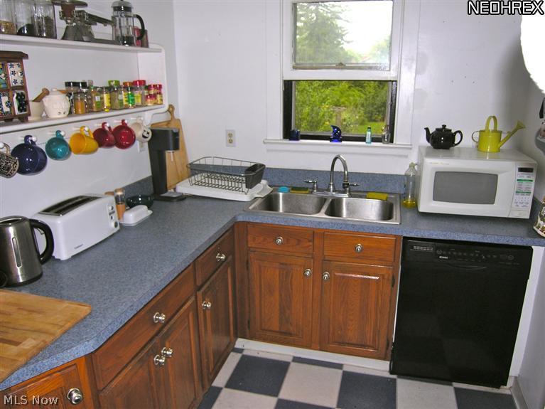 2622 Princeton Road Cleveland, OH 44118 - Photo 13 of 19