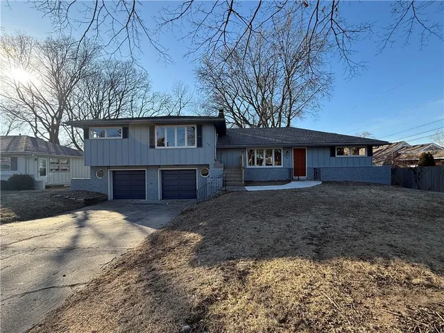 $550,000 | 5718-5720 Floyd Street, Mission, KS 66202