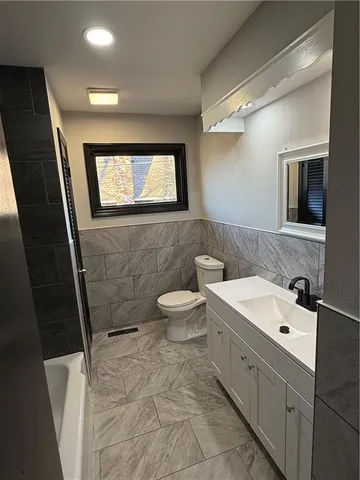 $550,000 | 5718-5720 Floyd Street, Mission, KS 66202