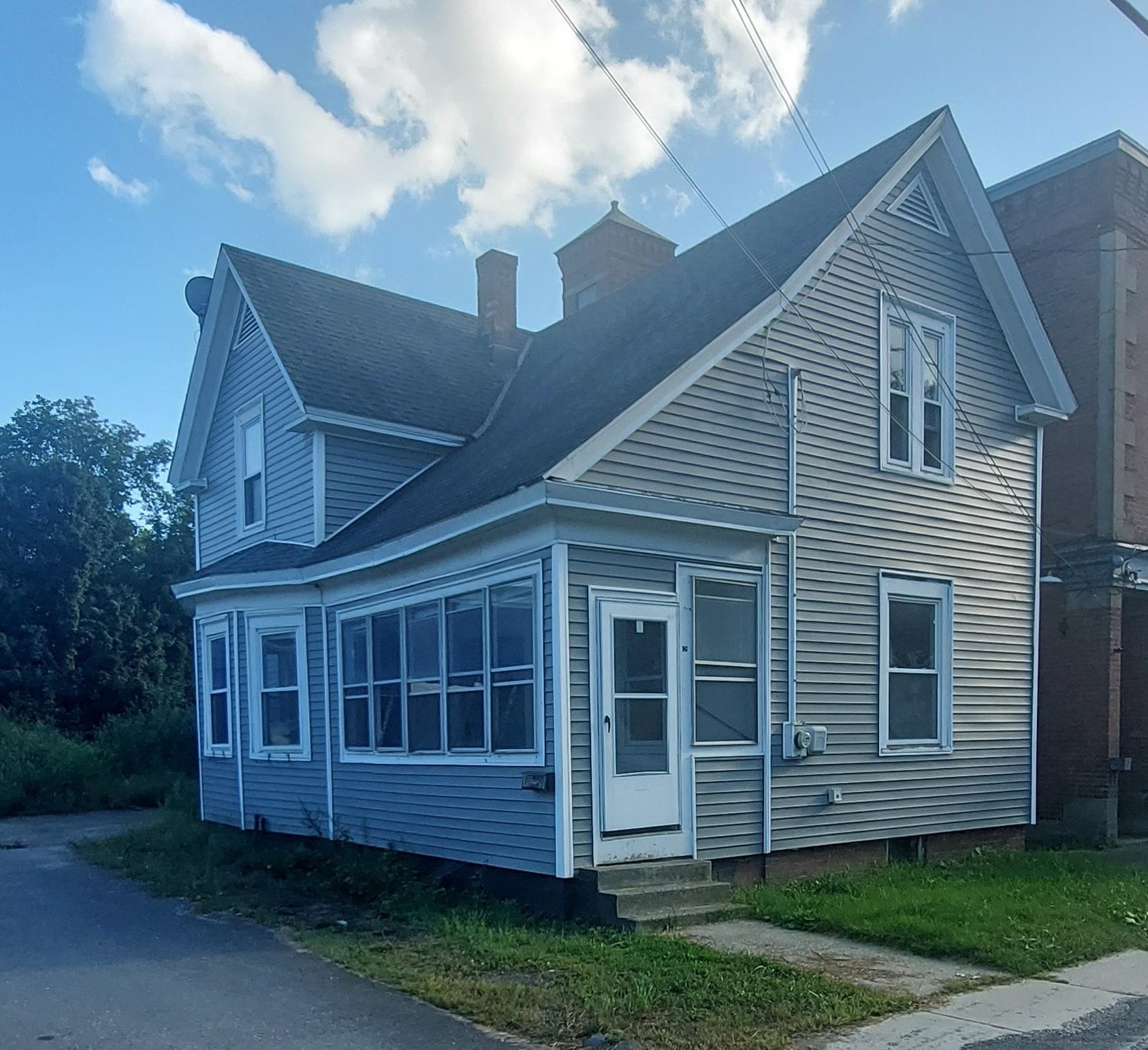 16 Oak Street Rockingham, VT 05101 - Photo 2 of 11 Gallery Image 2