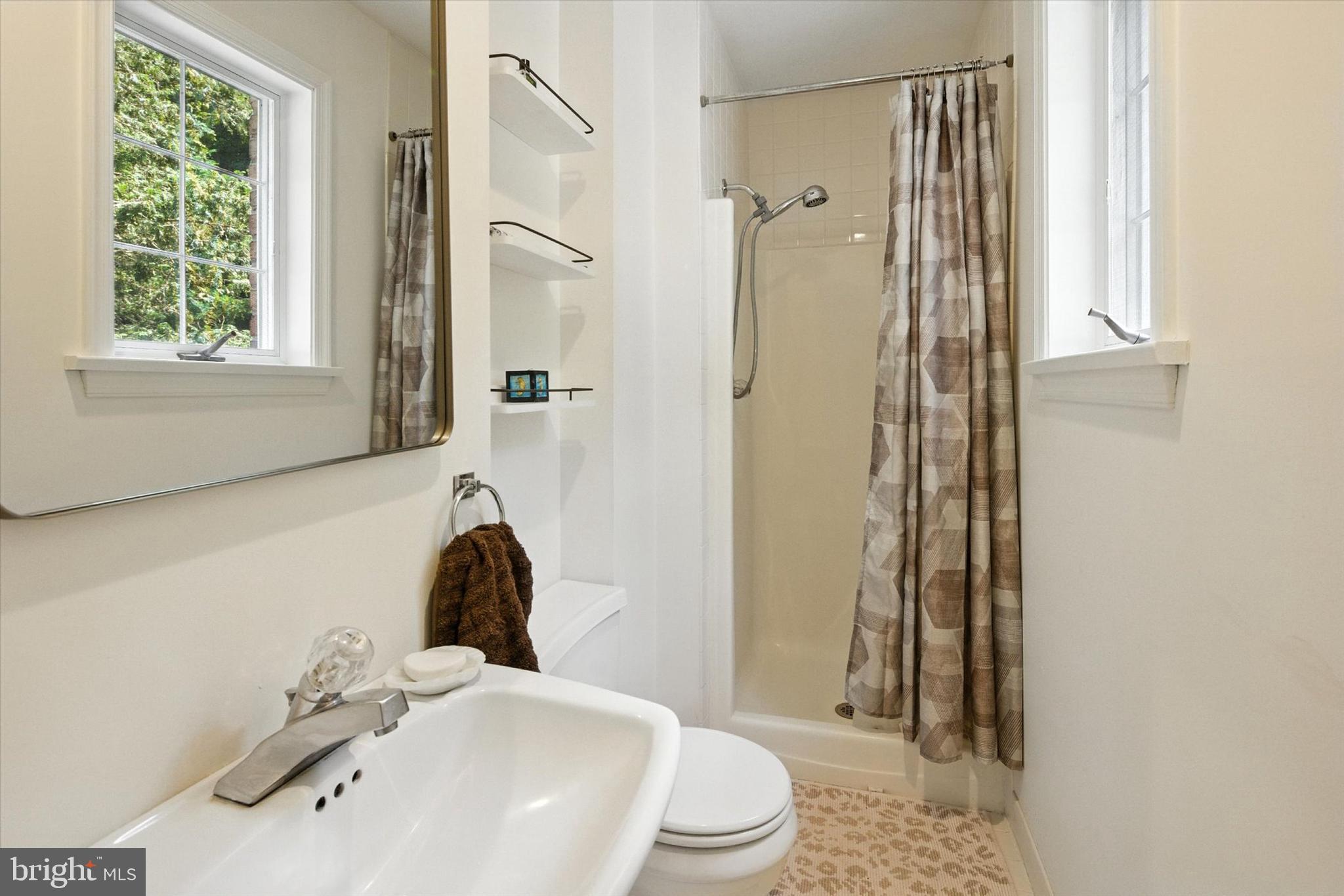 49 Fawn Drive Reading, PA 19607 - Photo 36 of 44 Full bathroom 2 - main level