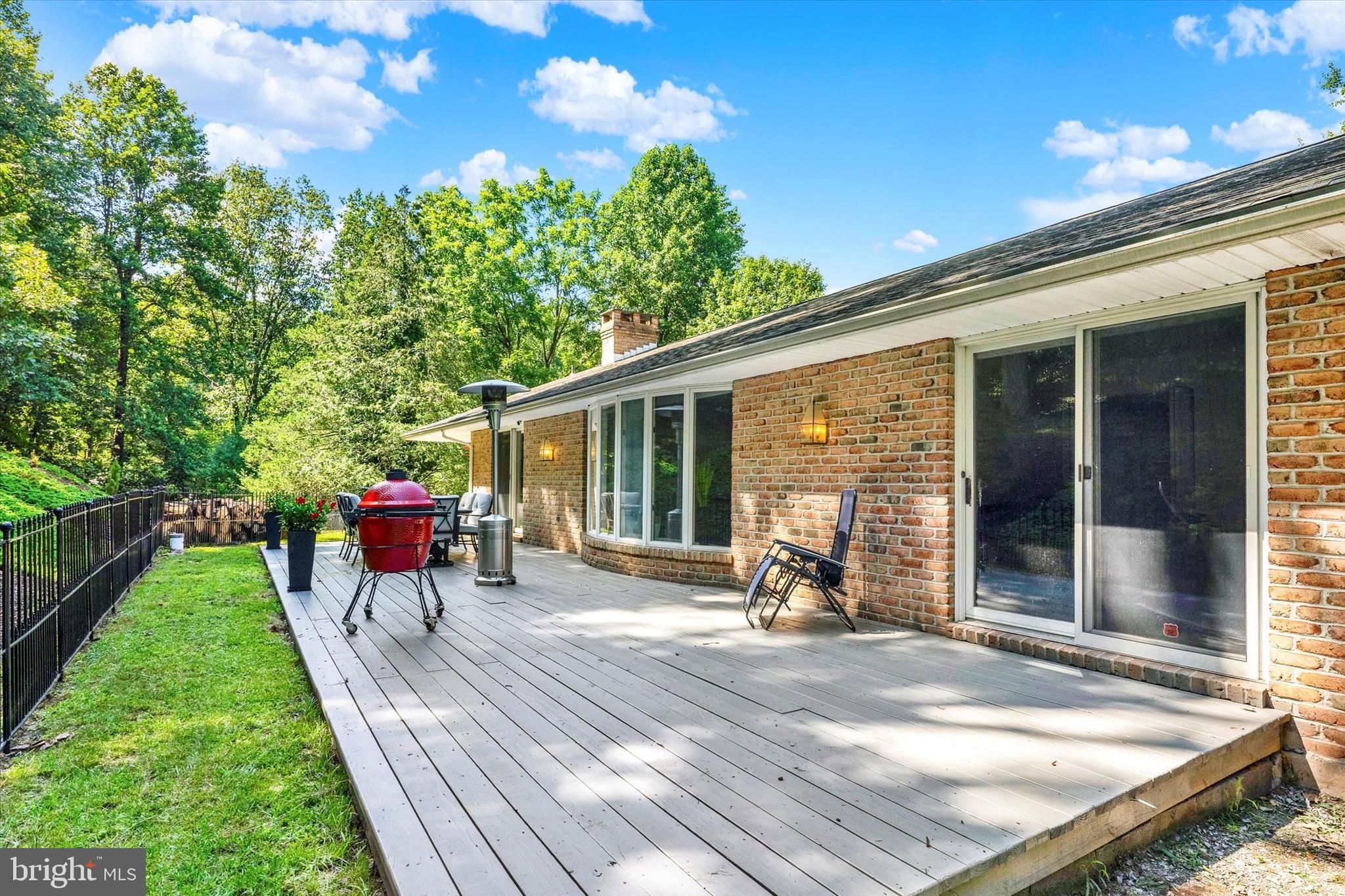 49 Fawn Drive Reading, PA 19607 - Photo 5 of 44 Exterior back - summer