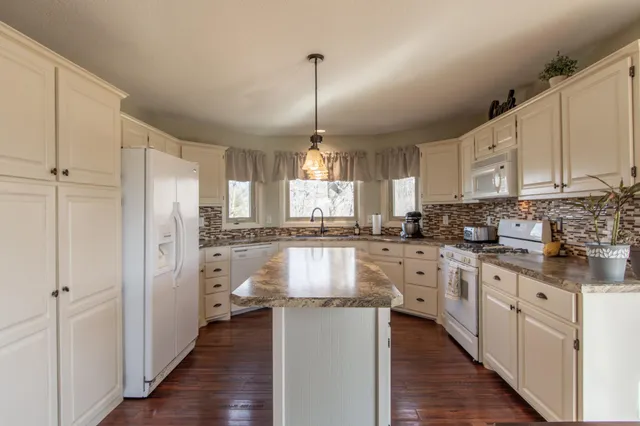 $449,900 | 35455 100th Avenue, Onamia, MN 56359