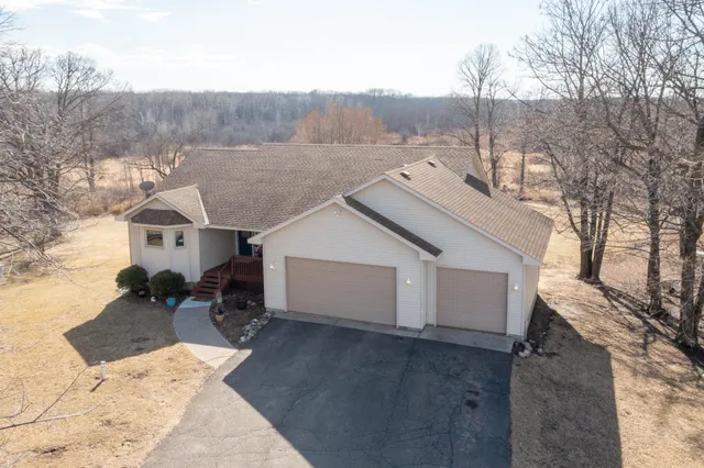 $449,900 | 35455 100th Avenue, Onamia, MN 56359