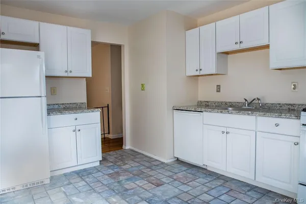 $3,300 | 8 Fillmore Court, Highland Mills, NY 10930