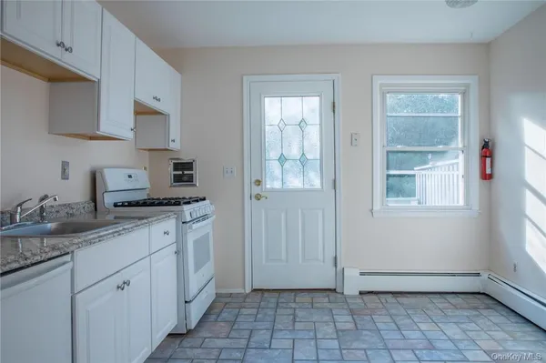 $3,300 | 8 Fillmore Court, Highland Mills, NY 10930