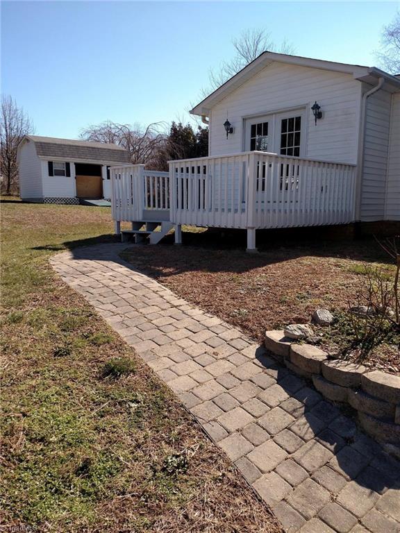 137 Maple Ridge Drive King, NC 27021 - Photo 2 of 7