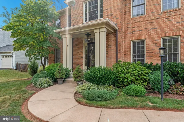 $1,099,990 | 20627 Cutwater Place, Sterling, VA 20165