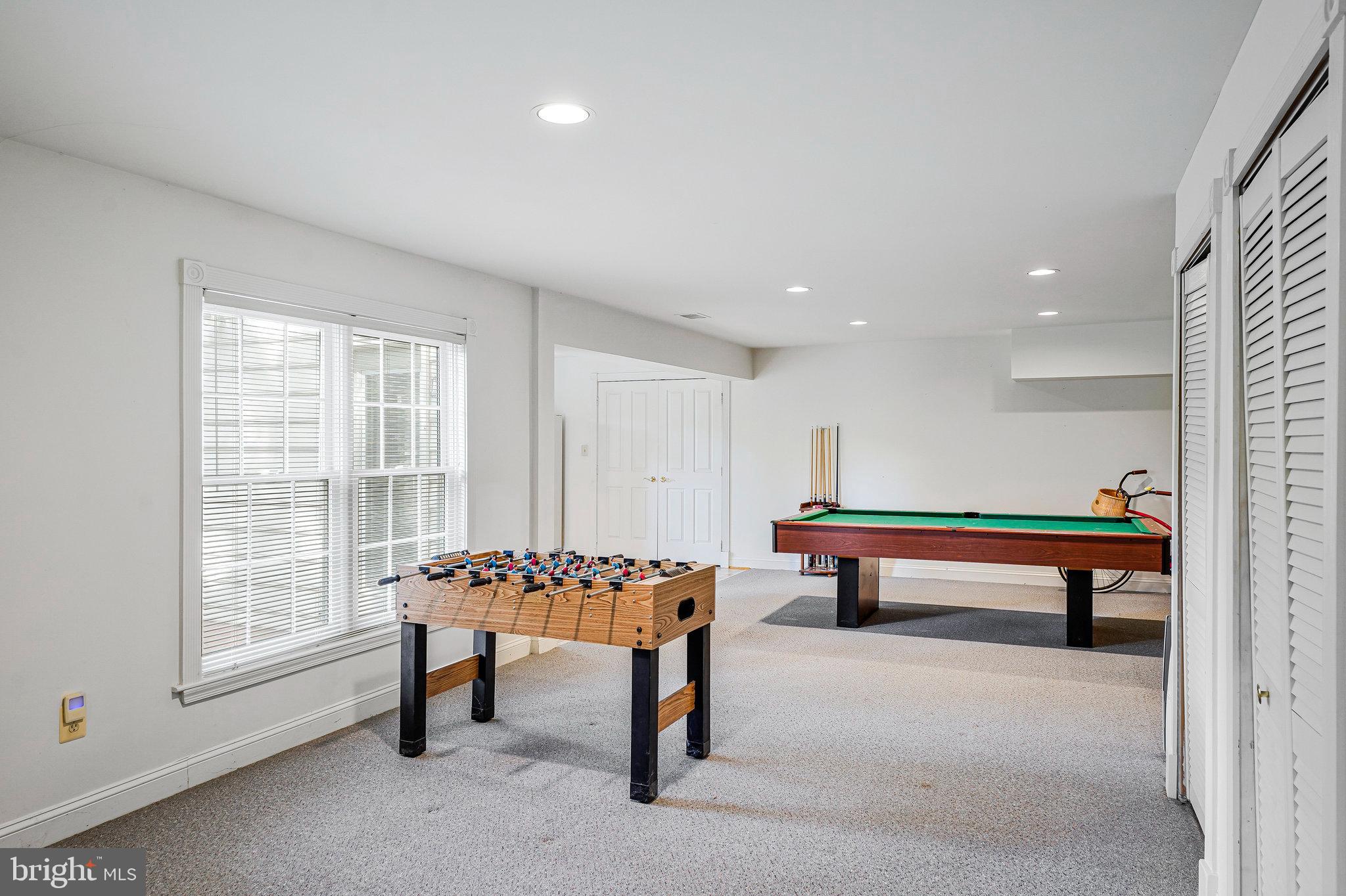 20627 Cutwater Place Sterling, VA 20165 - Photo 38 of 42 a room with furniture and a window