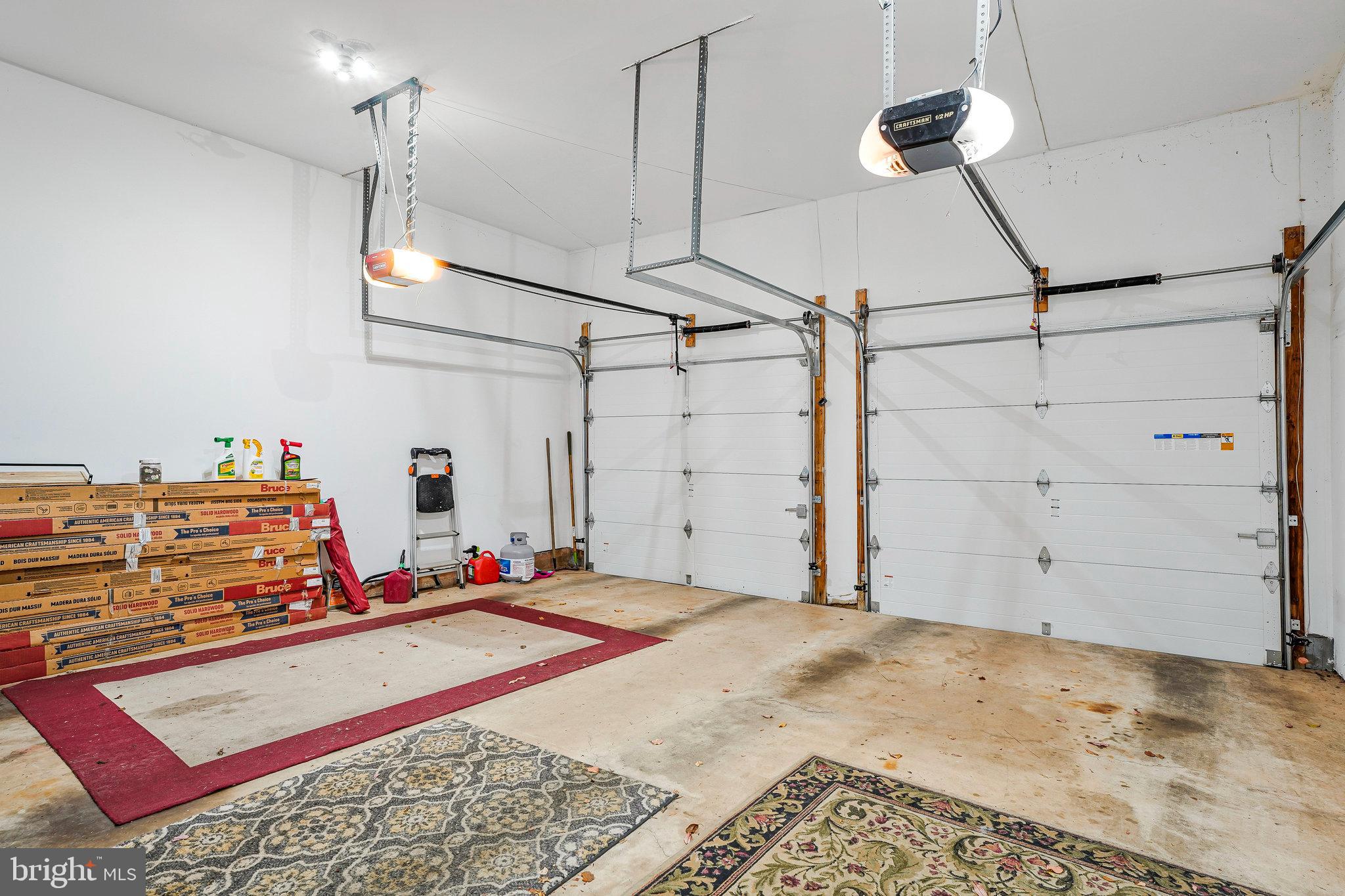 20627 Cutwater Place Sterling, VA 20165 - Photo 42 of 42 a bed room with a bed and a dresser
