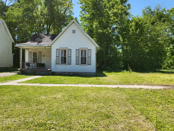 $60,438 | 1706 East Edwards Street, Springfield, IL 62703