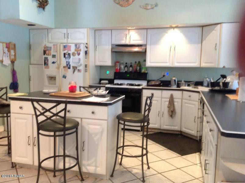 139 Rt 590 Greeley, PA 18425 - Photo 6 of 54