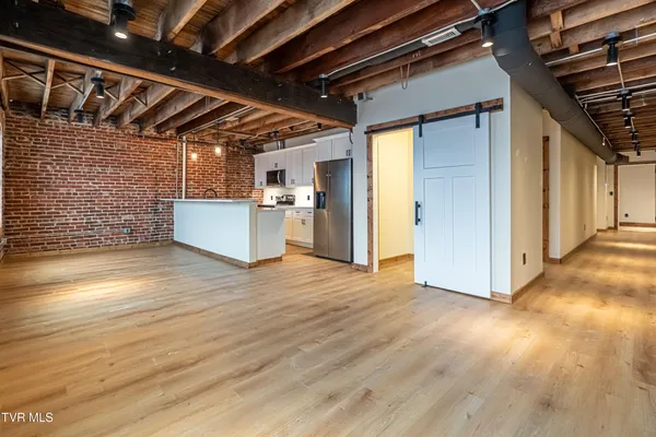 $2,775 | 453 East Main Street, Unit 400, Kingsport, TN 37660