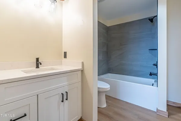 $2,775 | 453 East Main Street, Unit 400, Kingsport, TN 37660