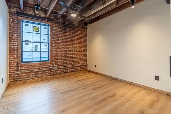 $2,775 | 453 East Main Street, Unit 400, Kingsport, TN 37660