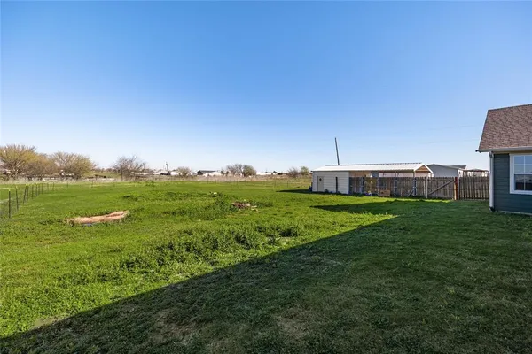 $422,000 | 700 Lathem Boulevard, Venus, TX 76084