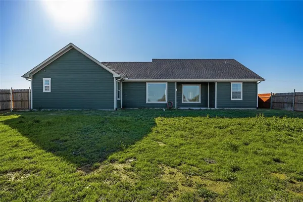 $422,000 | 700 Lathem Boulevard, Venus, TX 76084