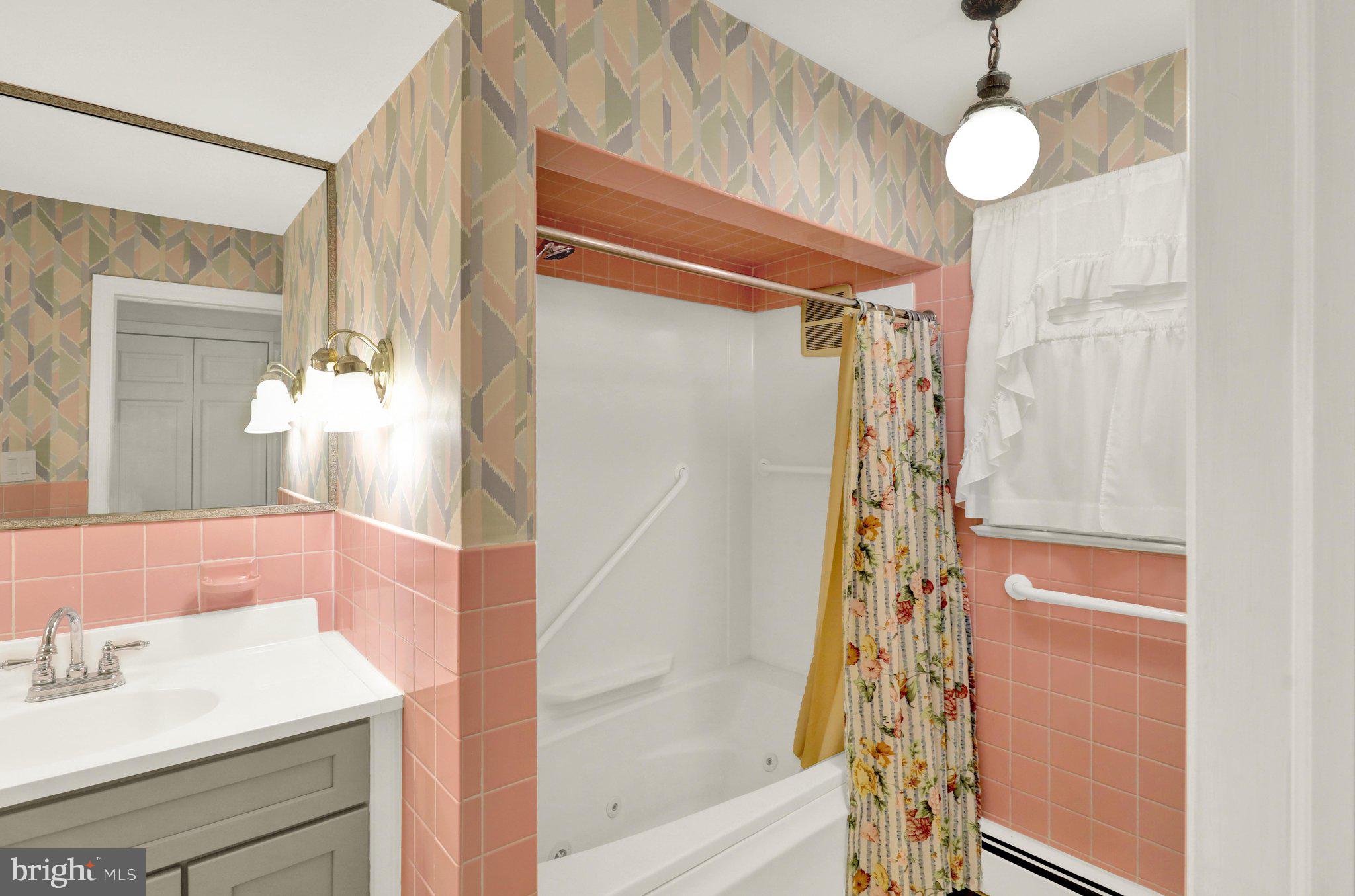 3304 Kutztown Road Reading, PA 19605 - Photo 61 of 76 360_7395