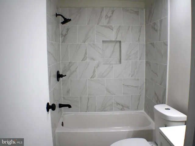 $2,000 | 7330 Sycamore Avenue, Unit 2, Elkins Park, PA 19027