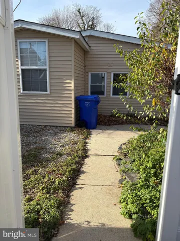 $2,000 | 7330 Sycamore Avenue, Unit 2, Elkins Park, PA 19027