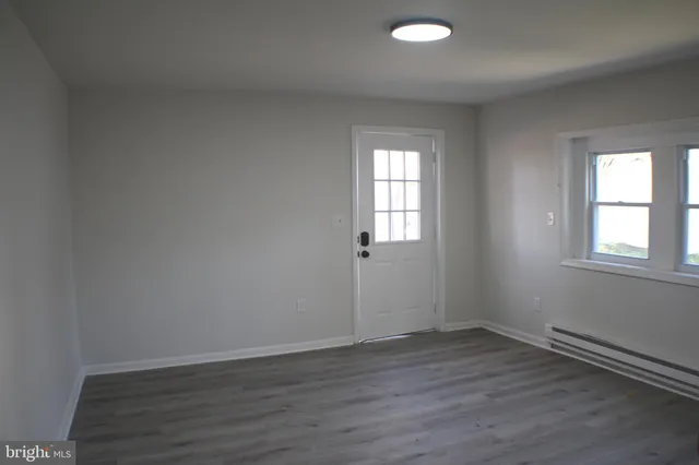 $2,000 | 7330 Sycamore Avenue, Unit 2, Elkins Park, PA 19027