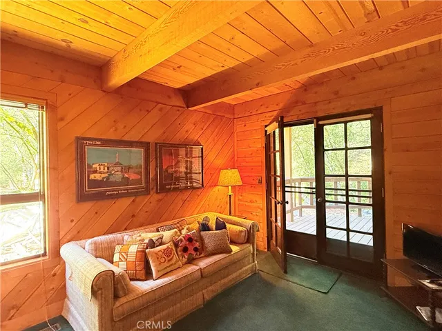 a view of an entryway with a roof deck