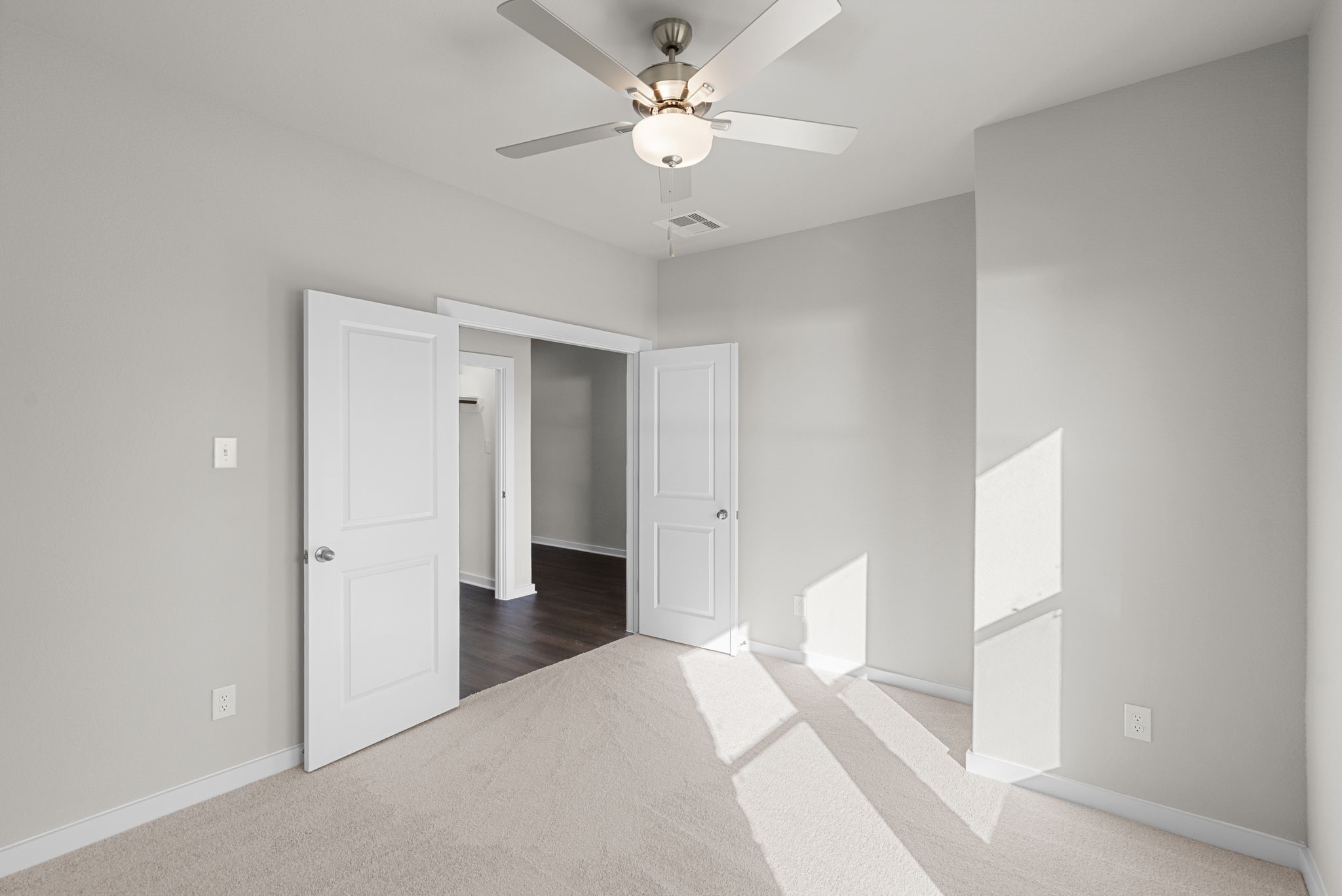1907 Stargazer Lane Angleton, TX 77515 - Photo 12 of 36