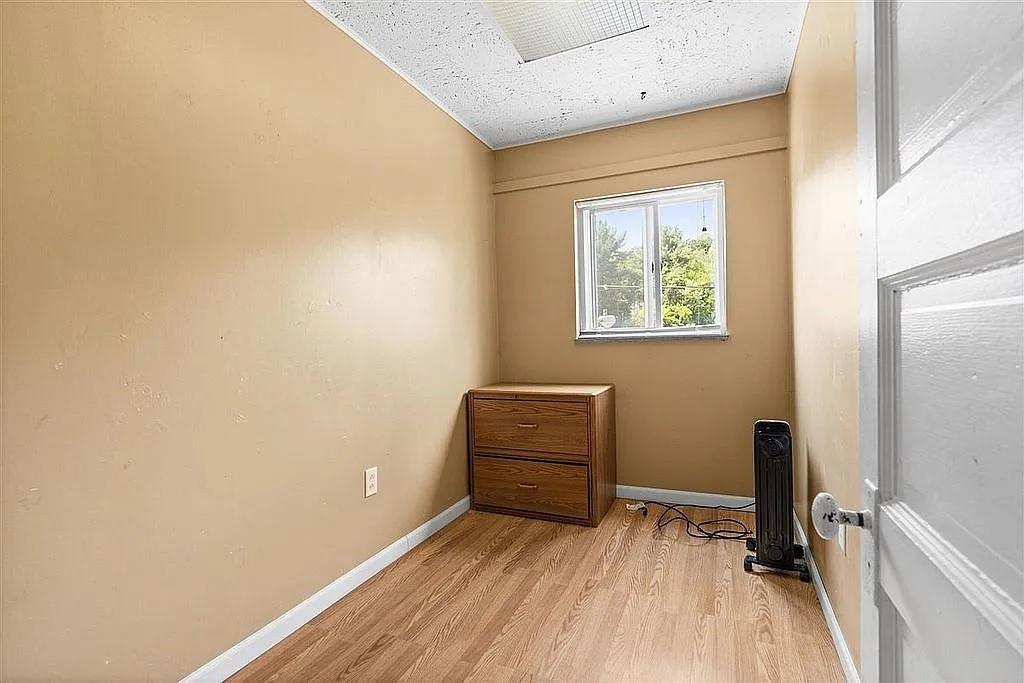 331 Clarence Street Pittsburgh, PA 15211 - Photo 23 of 33