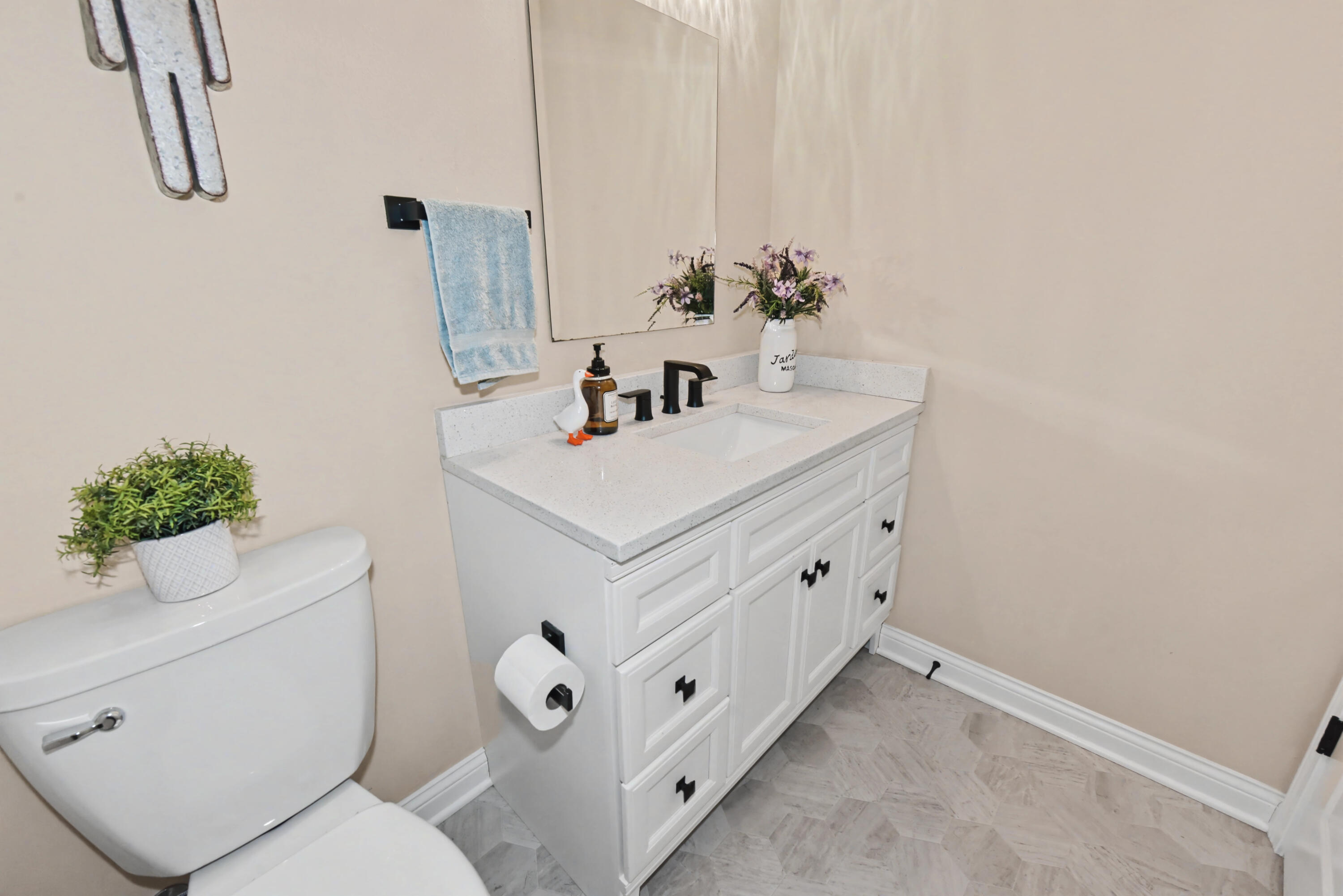 4141 South 90th Street Greenfield, WI 53228 - Photo 18 of 31 2nd Full Bath