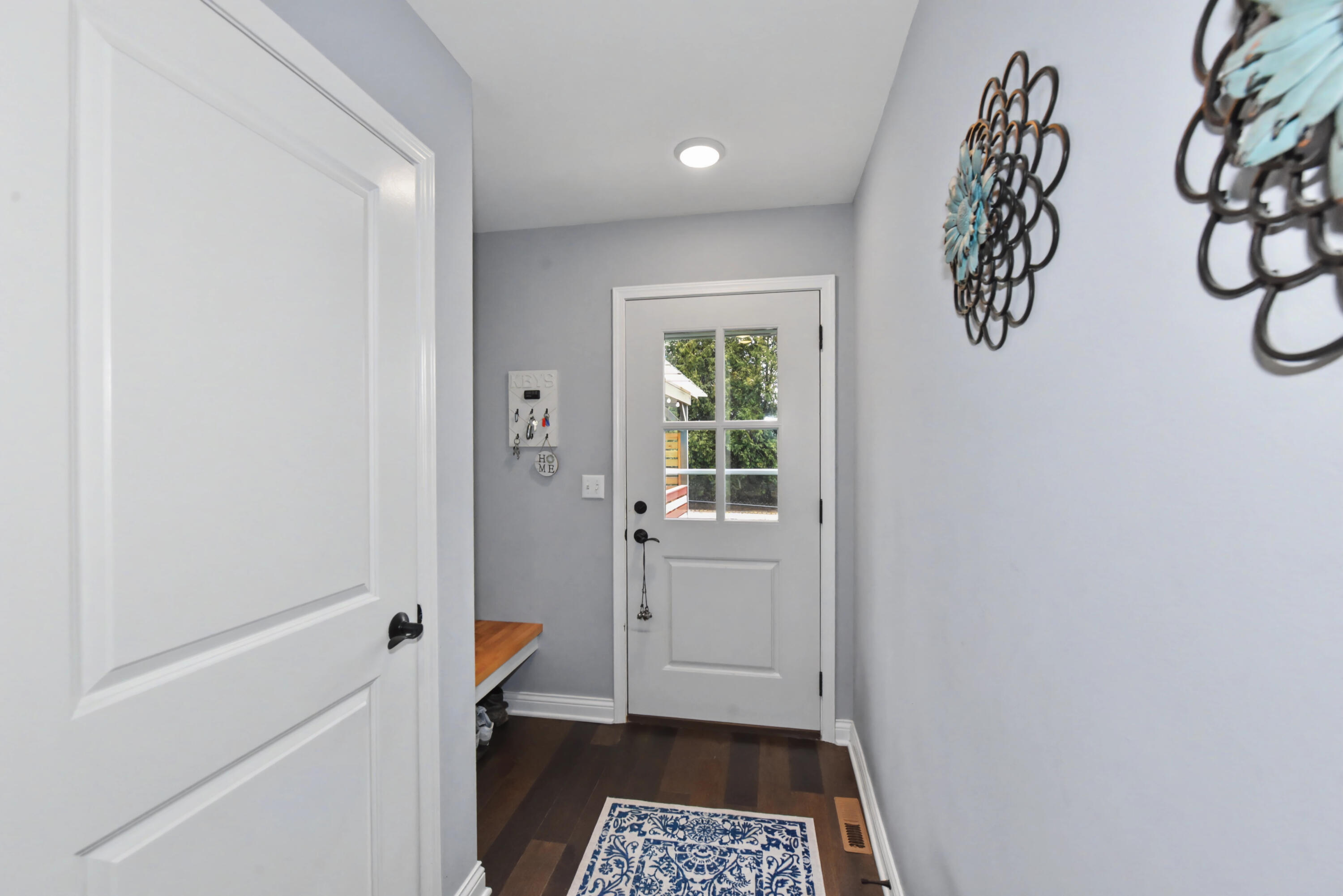 4141 South 90th Street Greenfield, WI 53228 - Photo 20 of 31 Mud Room