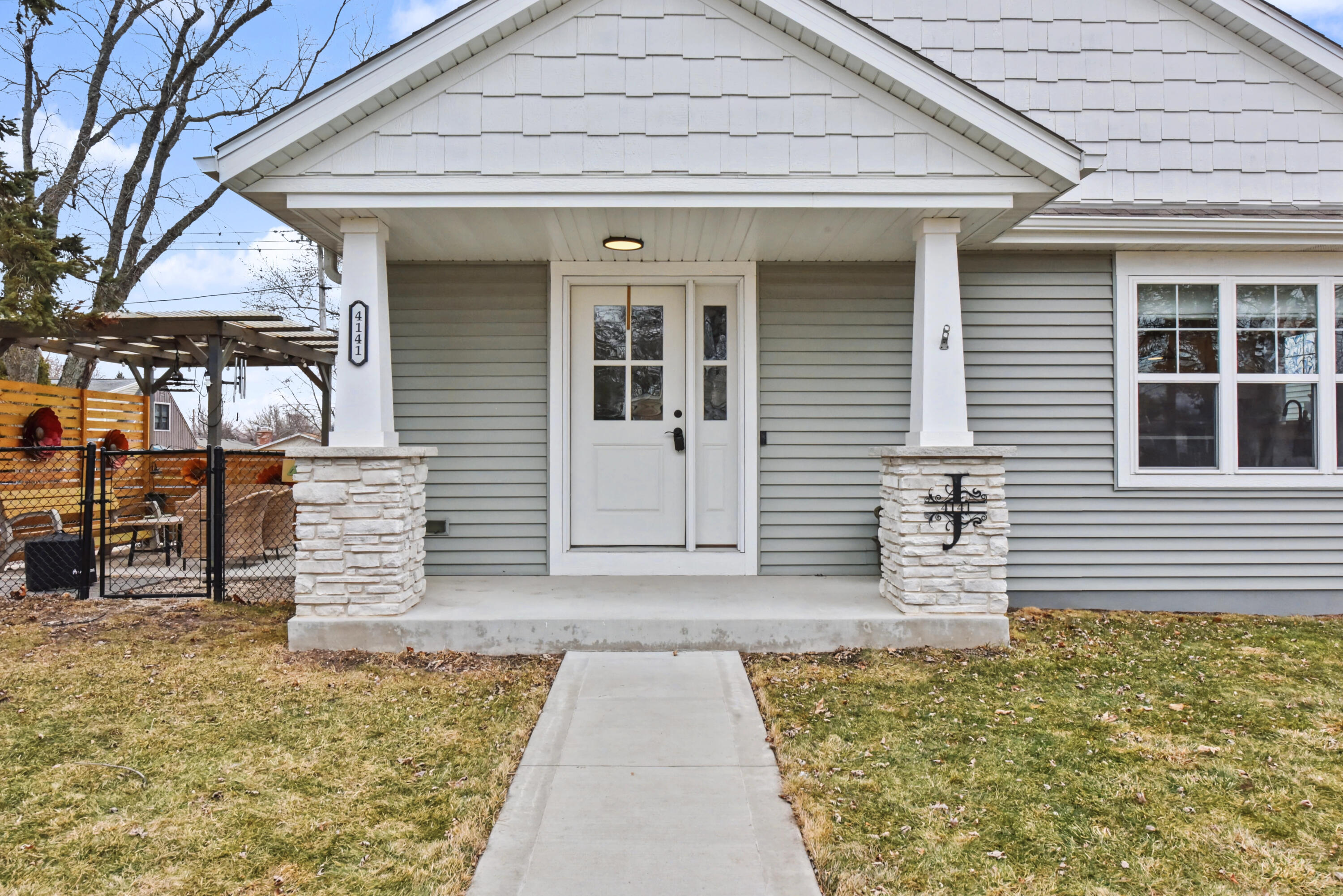 4141 South 90th Street Greenfield, WI 53228 - Photo 30 of 31 Cute Front Porch