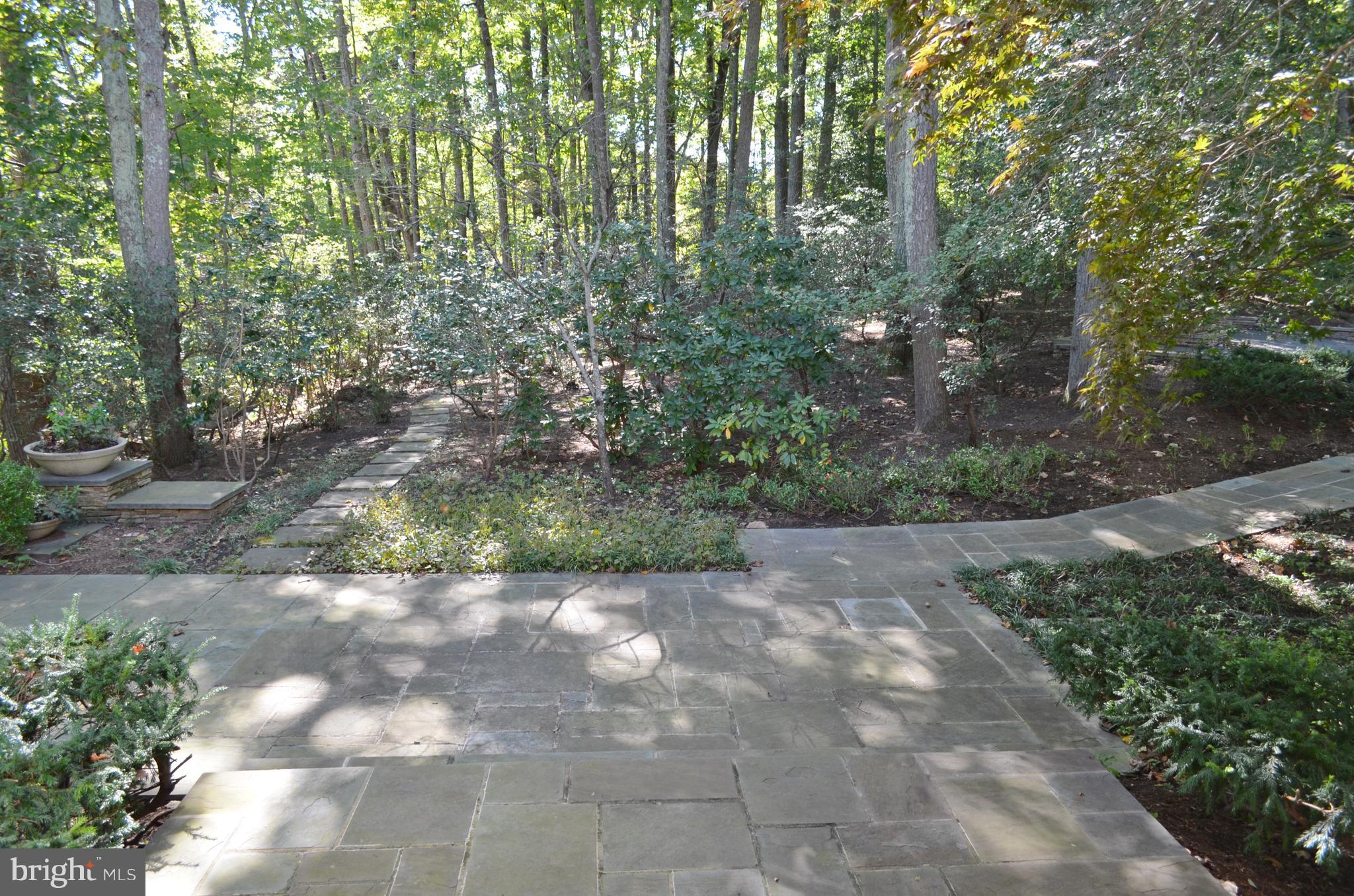 3165 Rolling Road Edgewater, MD 21037 - Photo 18 of 36 Front Exterior