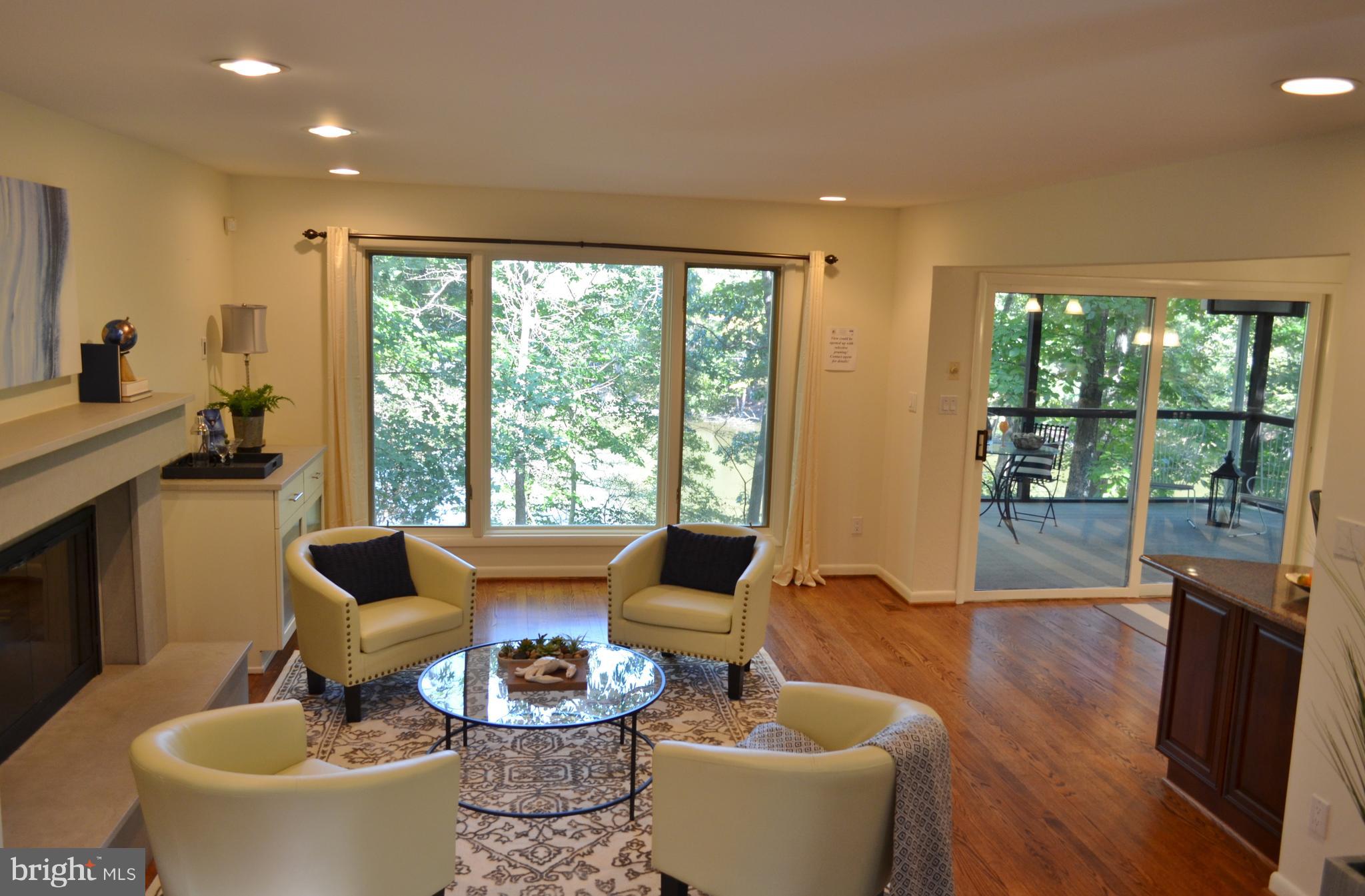 3165 Rolling Road Edgewater, MD 21037 - Photo 3 of 36 Living Room