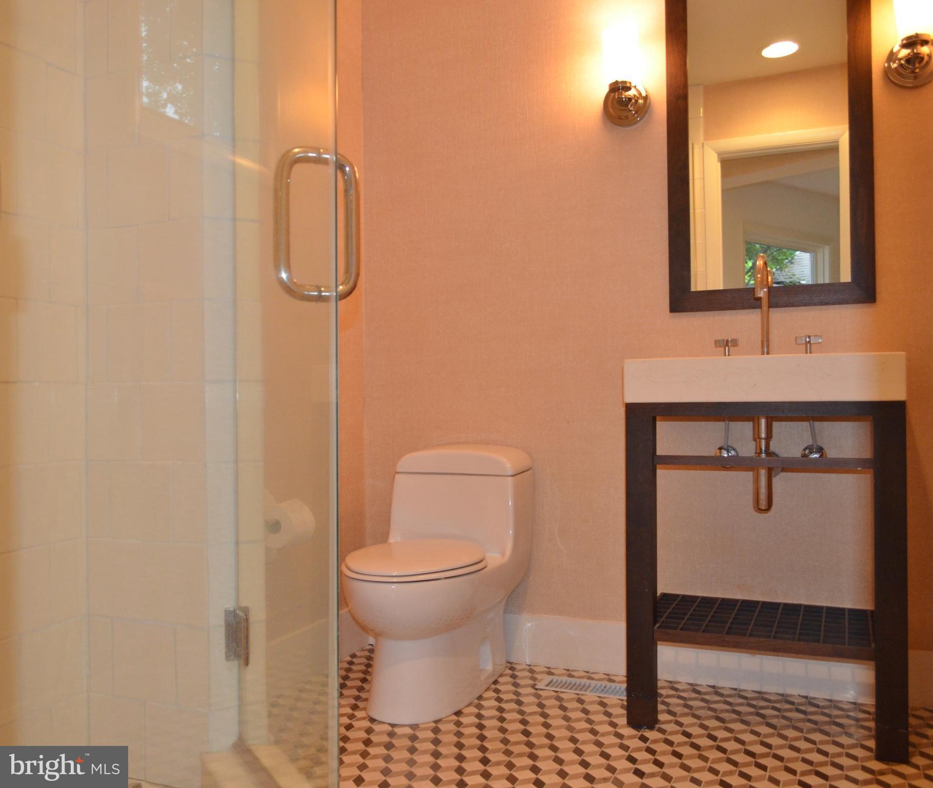 3165 Rolling Road Edgewater, MD 21037 - Photo 31 of 36 Bath