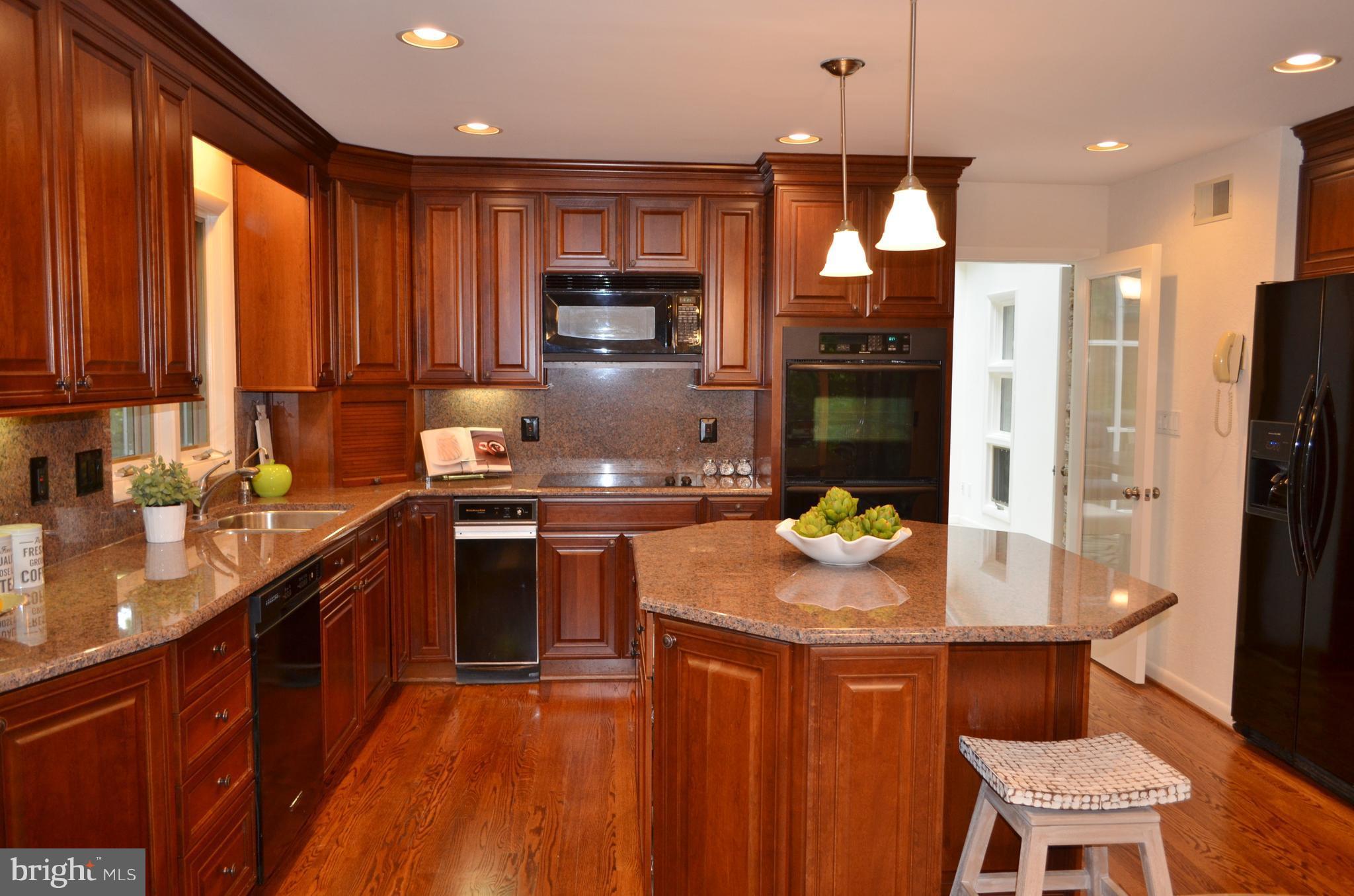 3165 Rolling Road Edgewater, MD 21037 - Photo 8 of 36 Kitchen