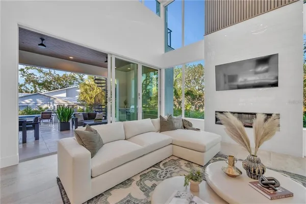 $3,690,000 | 603 Tremont Street, Sarasota, FL 34242